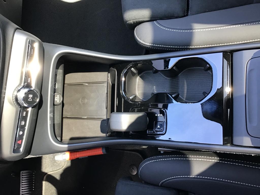 Volvo Ex40 extended range ultra dark europa