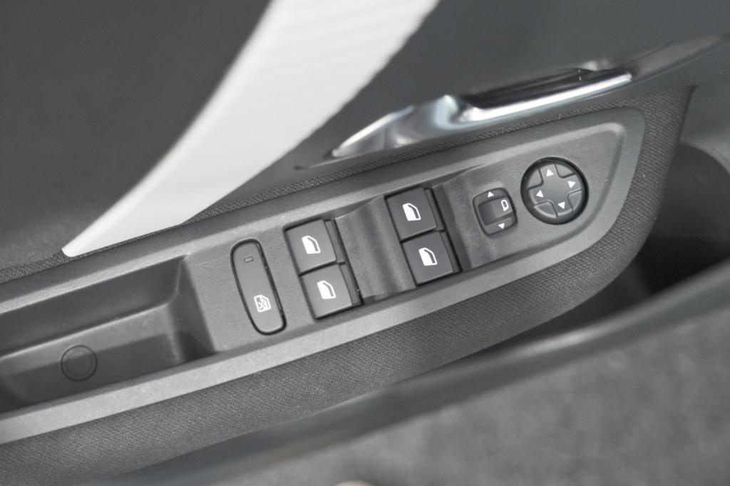 Citroen C4 puretech 130 plus | camera | apple carplay | parkeersensoren