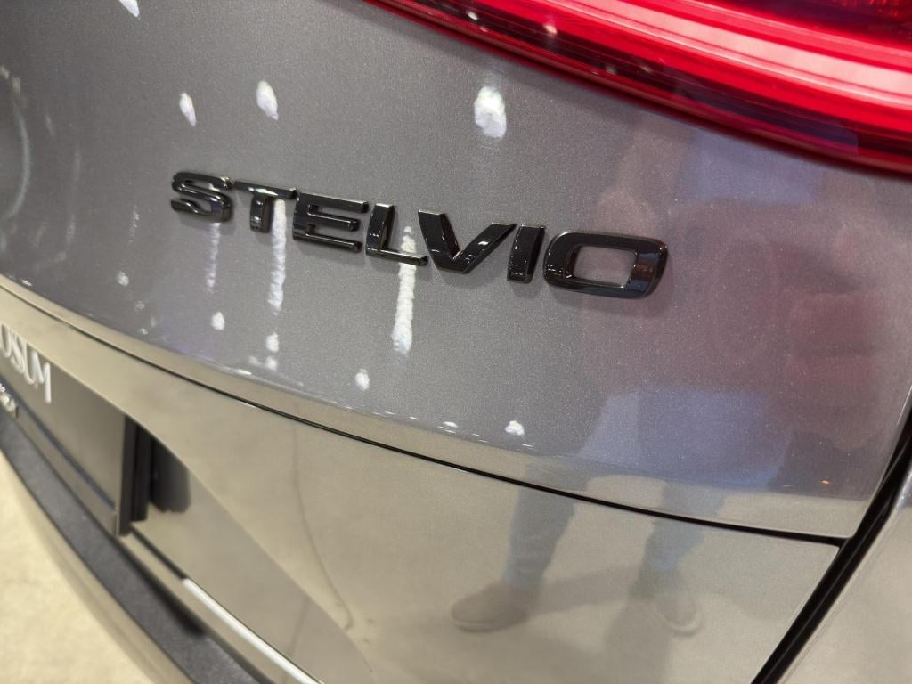 Alfa Romeo Stelvio 2.0 t awd super | 20" | camera | leder / sportstoelen | 