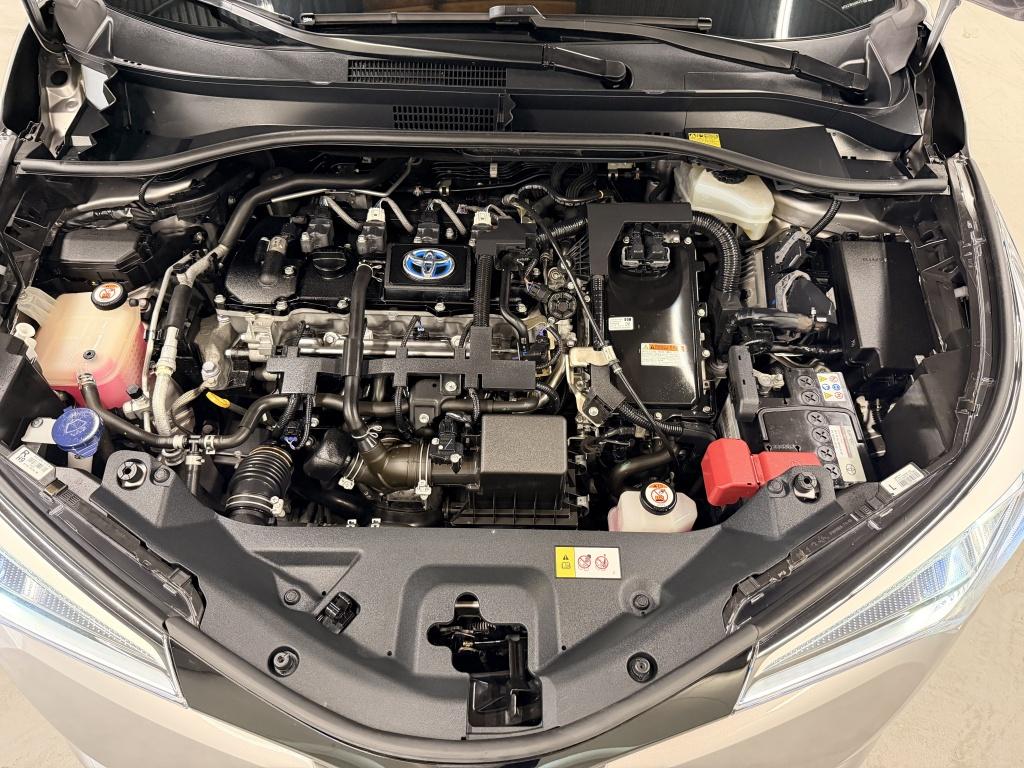 Toyota C-hr 1.8 hybrid executive