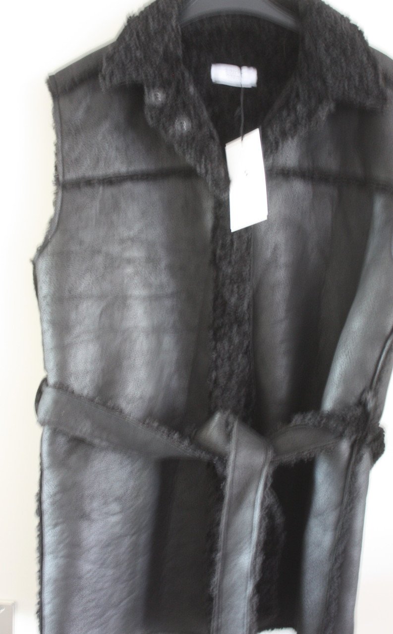 Nieuwe zwarte fluffy suedelook oversized bodywarmer  maat s