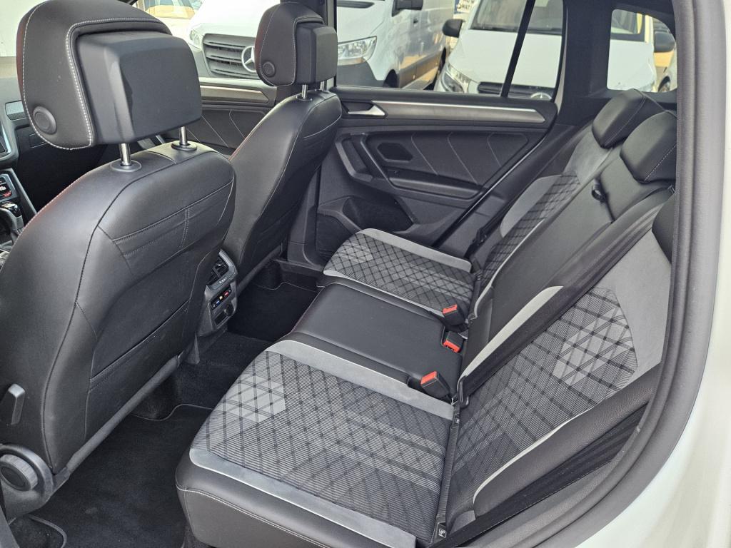 Volkswagen Tiguan 1.5 tsi r-line business+ | pano | elek. trekhaak rijklaar