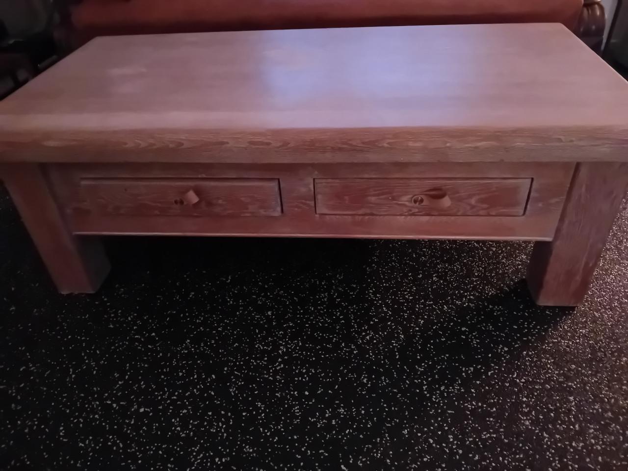 Robuuste salontafel