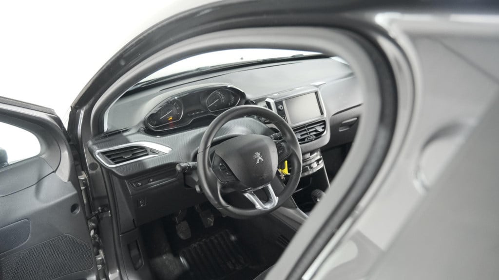 Peugeot 2008 puretech 82 signature | camera | apple carplay | parkeersensor
