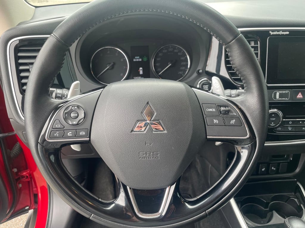 Mitsubishi Outlander 2.0 connect pro