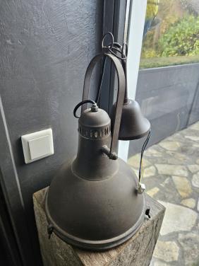 Prachtige antieke industriele Eliga hanglamp van brons...