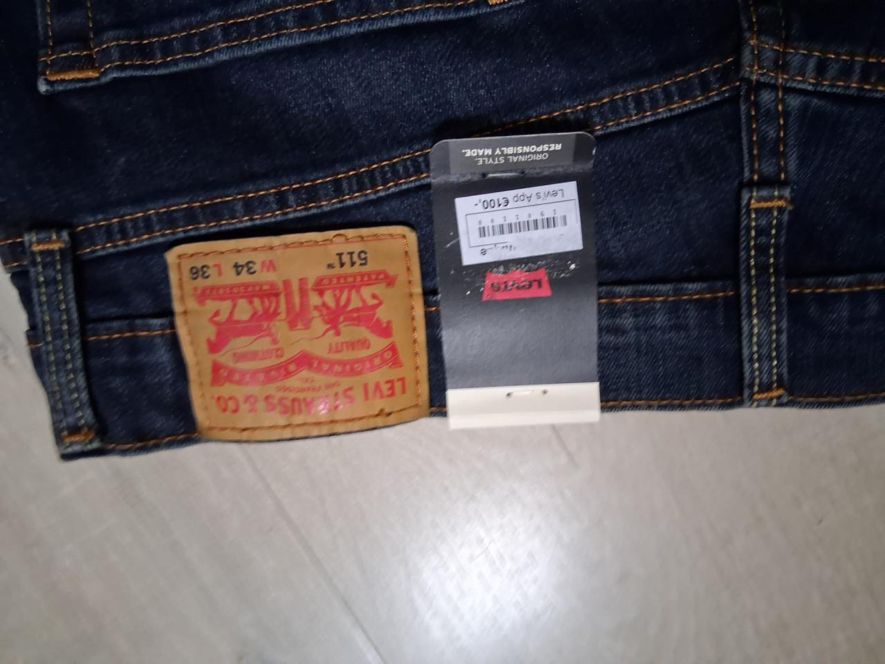 Te Koop: nieuwe Levi's spijkerbroek