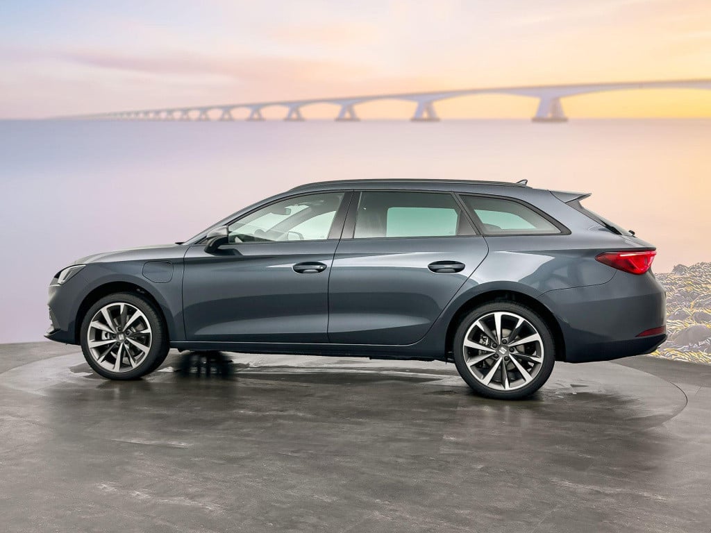 Seat Leon sportstourer fr phev first edition 1.5 tsi ehybrid 150kw / 204p