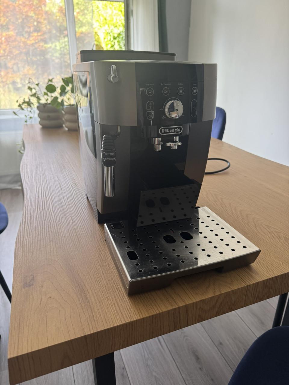 De Longhi Volautomatische Espresso-machine Magnifica S