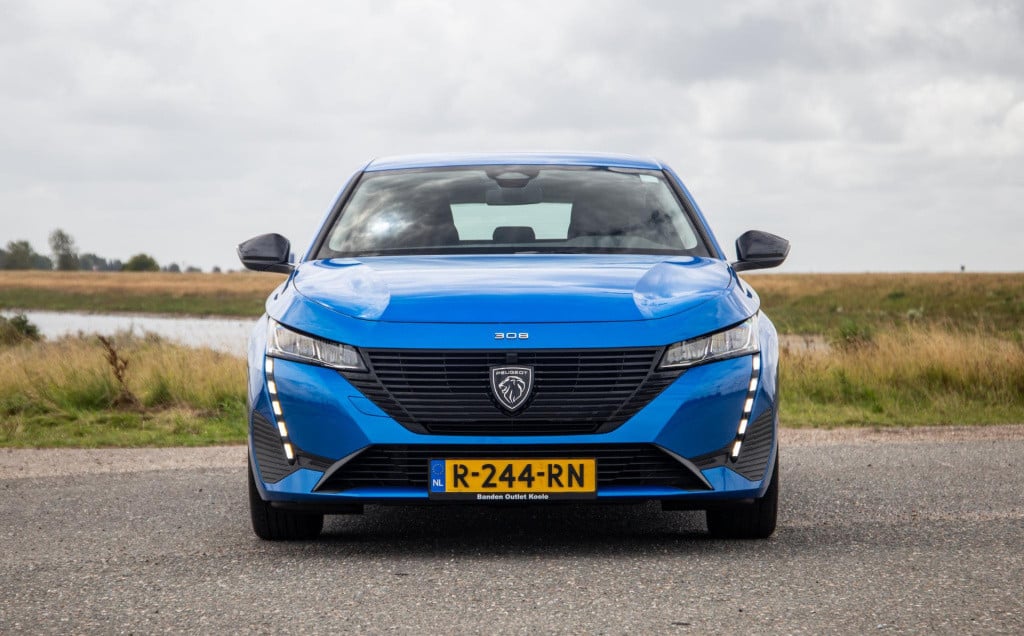 Peugeot 308 1.2 puretech active pack business airco / cruise controle / ned