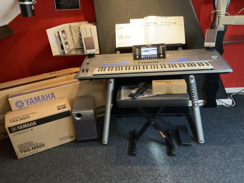 Yamaha Tyros 5 Keyboard