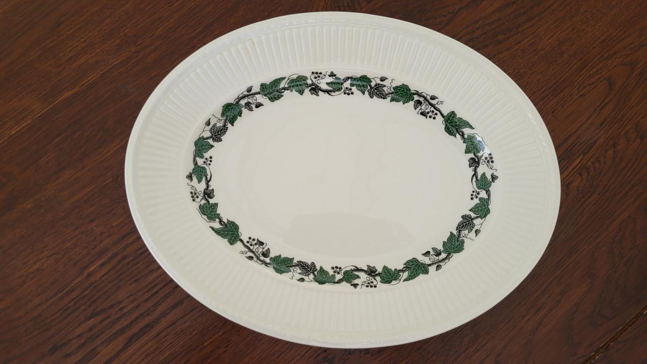 Wedgwood Stratford serveerschaal ovaal 30 x 23 cm