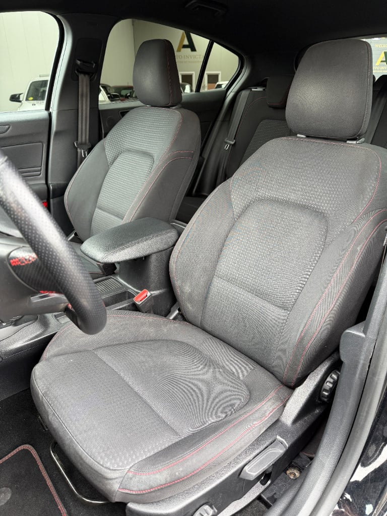 Ford Focus 1.0 ecoboost st line business