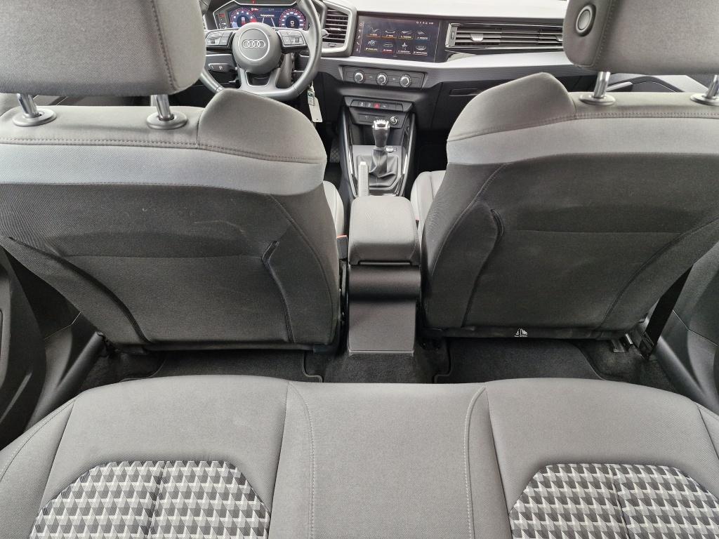 Audi A1 Sportback 30 tfsi pro line | 110 pk | parkeersesoren v+a | lane ass