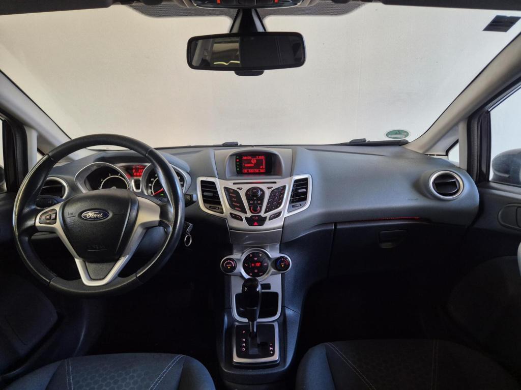 Ford Fiesta 1.4 titanium / automaat / nieuwe distriebutieriem
