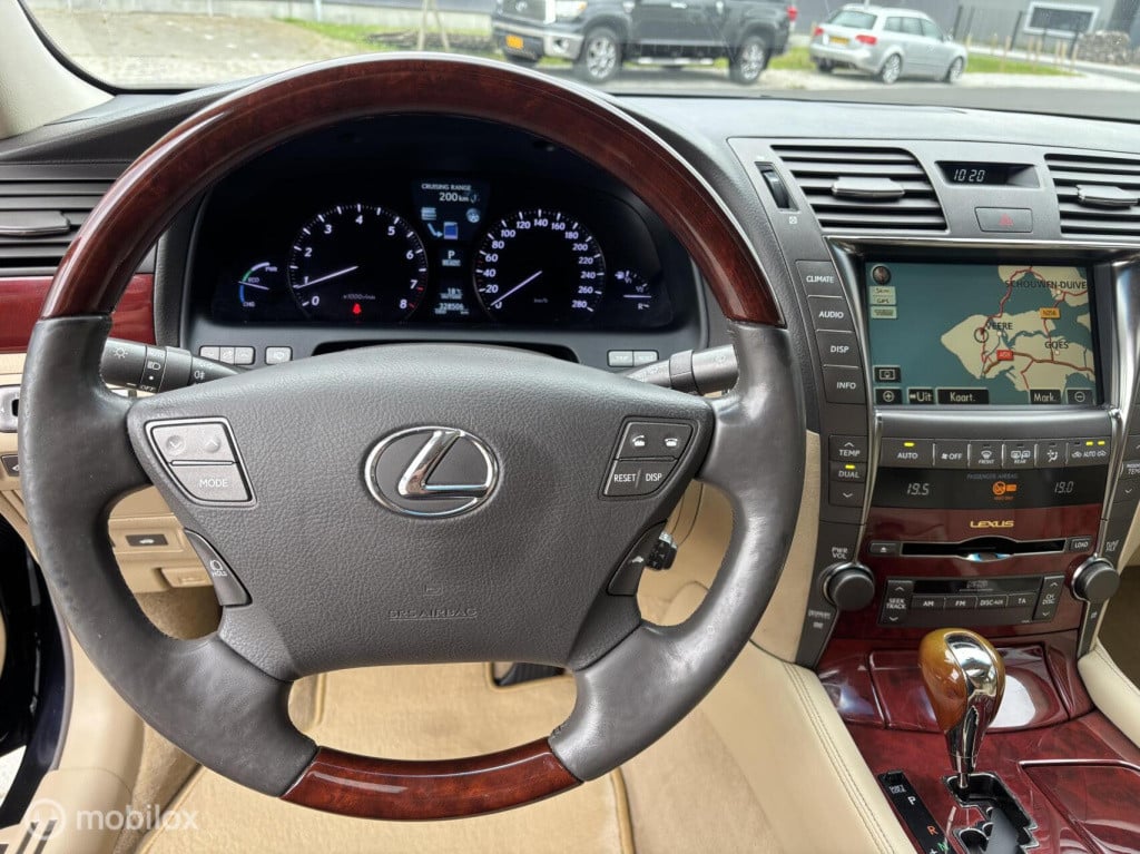 Lexus Ls 600h president hybride youngtimer