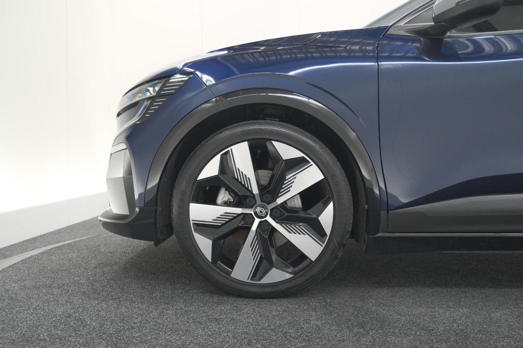 Renault Megane E-tech ev40 boost charge techno | pack winter | camera | app
