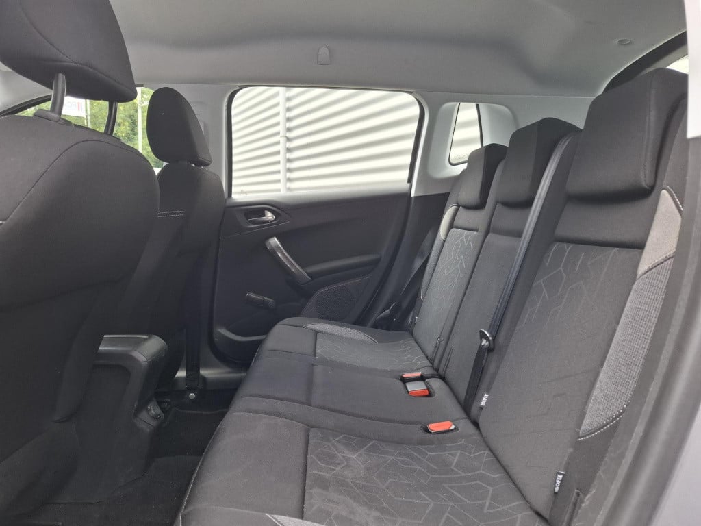 Peugeot 2008 suv 110 blue lion navi/lmv/park