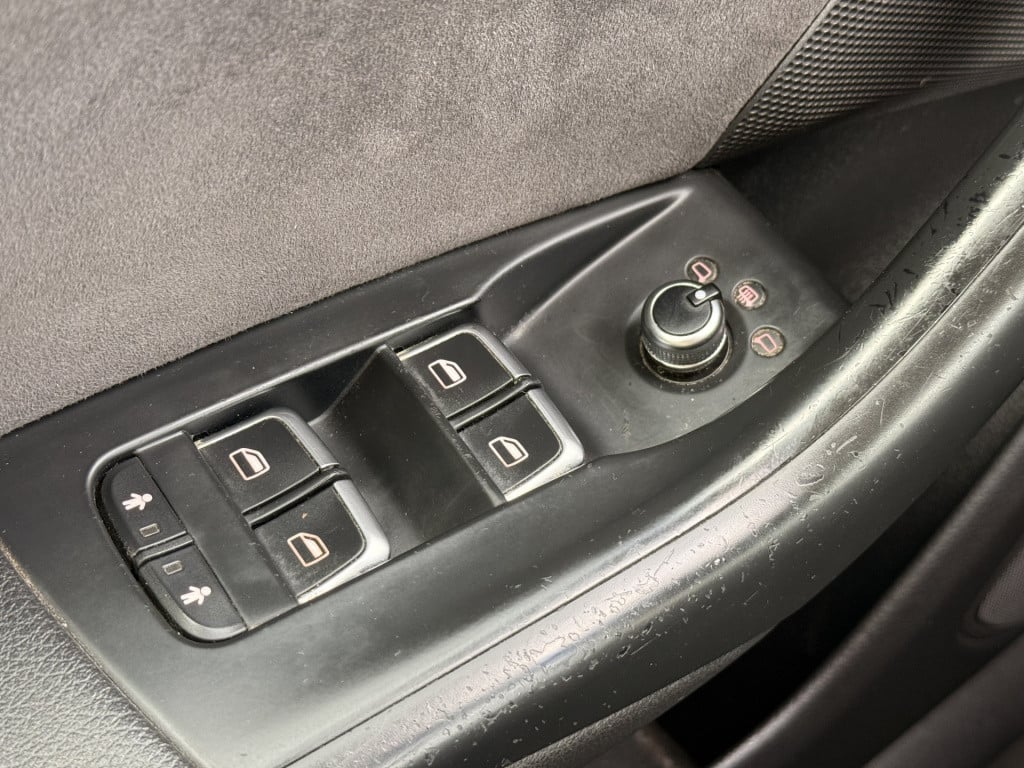 Audi Q3 2.0 tfsi quattro | afn trekhaal | stoelverwarming | half leder | pa