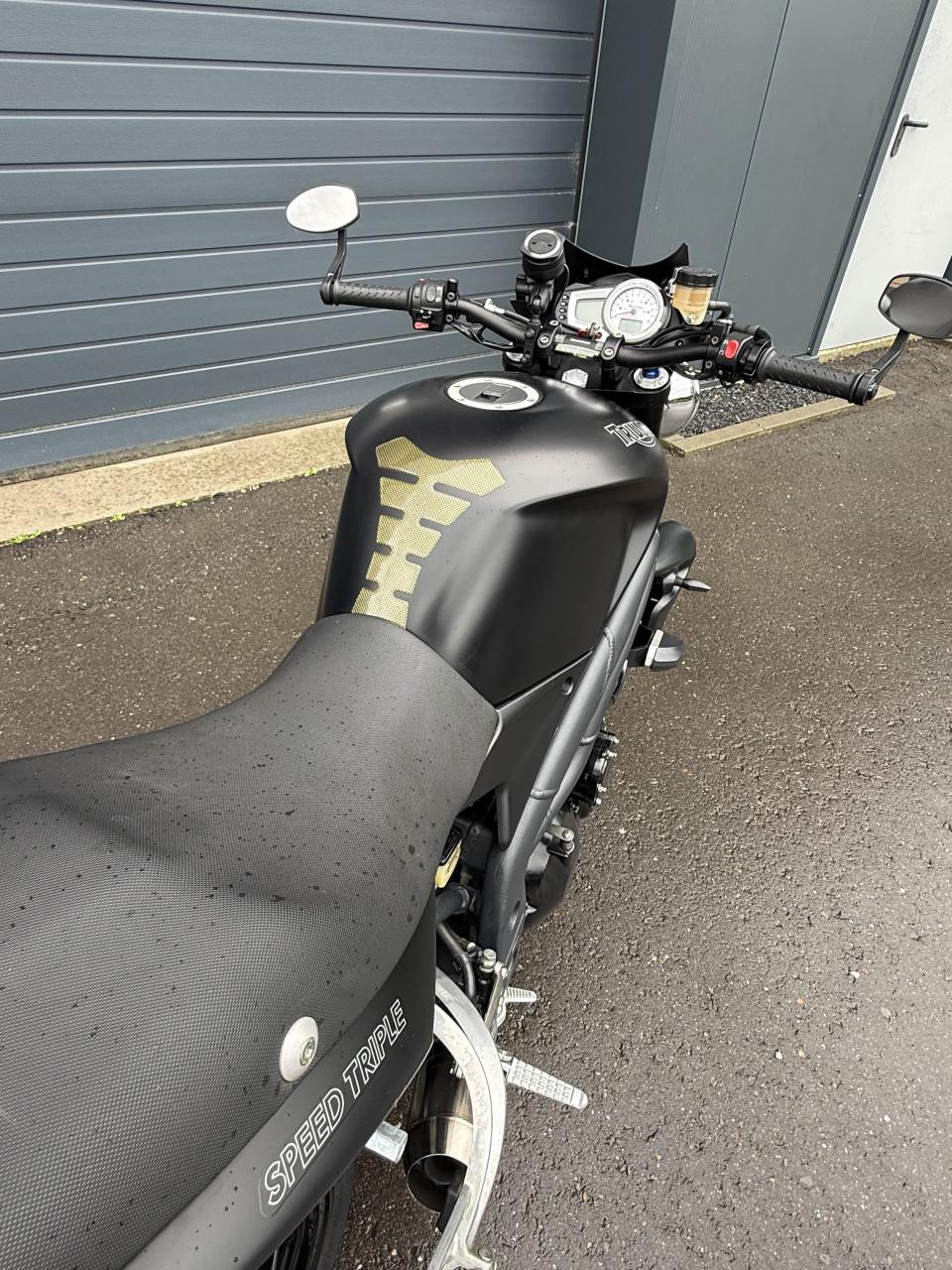 Triumph Speed Triple 1050 - 2008 Naked Bike met TOMTOM Rider