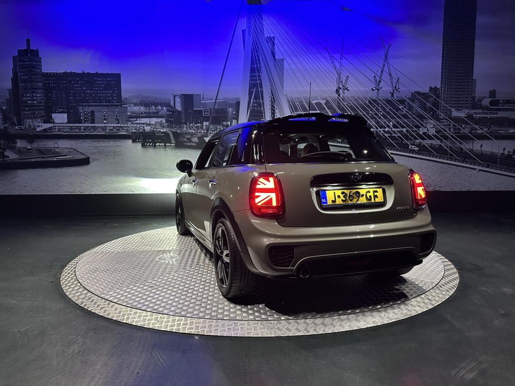 Mini 5-deurs 1.5 cooper 60 years edition *jcw-pakket*led*pano*winterpakket*