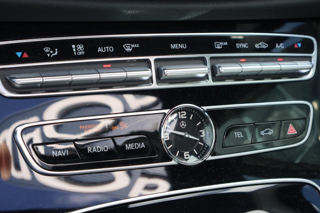 Mercedes-Benz E-Klasse 200 exclusive l airmatic luchtvering l panoramadak l