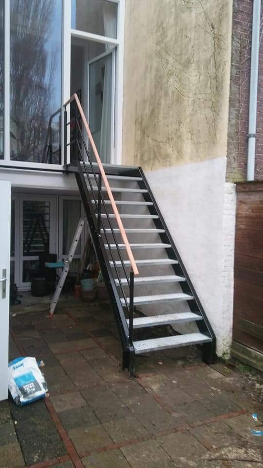 Buitentrappen, tuintrappen, kwartslagtrap, spiltrap, rechte trap