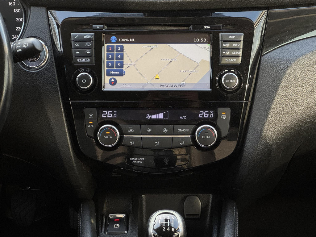 Nissan Qashqai 1.2 n-connecta design pack | trekhaak | panoramadak | naviga