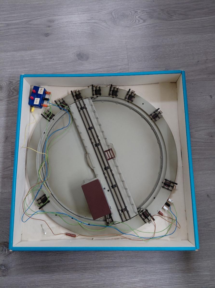 Märklin draaischijf 7186 en Loc. loods 7288