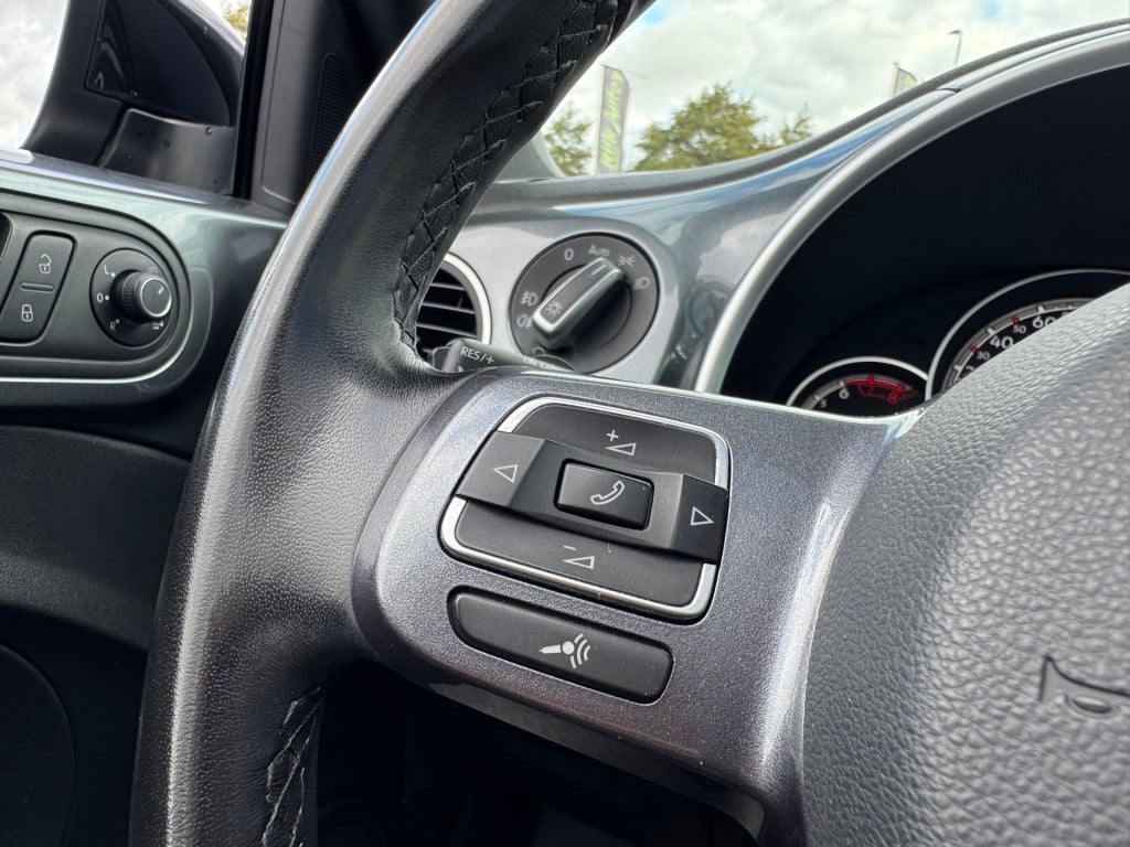 Volkswagen New Beetle cabriolet 1.4 tsi r-line * camera * led * 20 inch