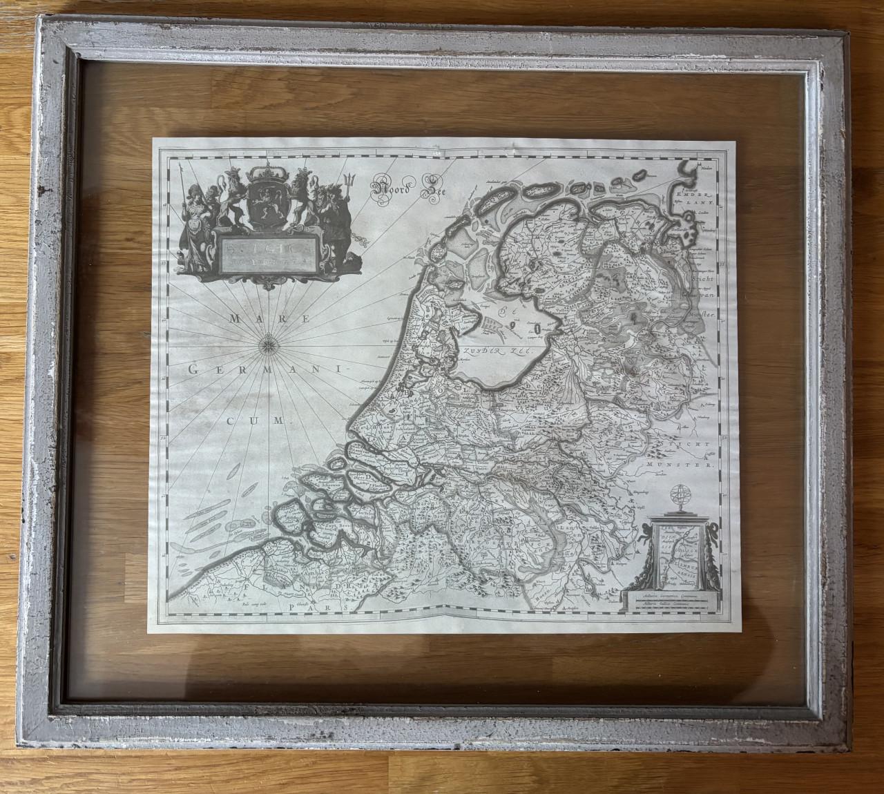 Decoratieve Historische Landkaart in Brocante Lijst – Unieke Zoldervondst!