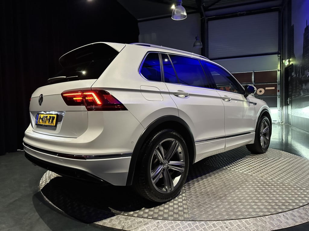 Volkswagen Tiguan 1.5 tsi act highline business r-line *topcomfortstoelen*p