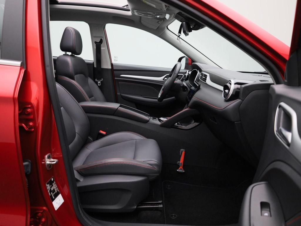 MG Zs Ev long range luxury 70 kwh | leder | panoramadak | led koplampen | 3