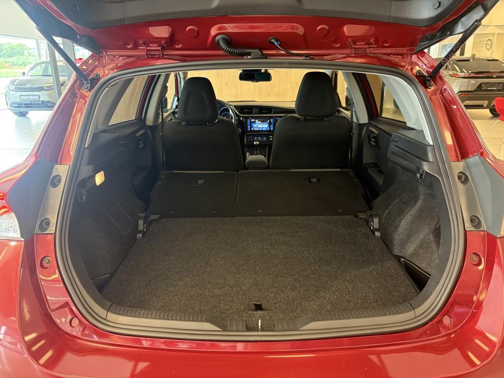 Toyota Auris 1.2t energy plus | trekhaak |