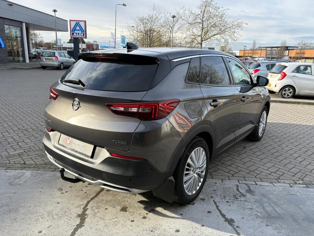 Opel Grandland X 1.2 turbo business executive