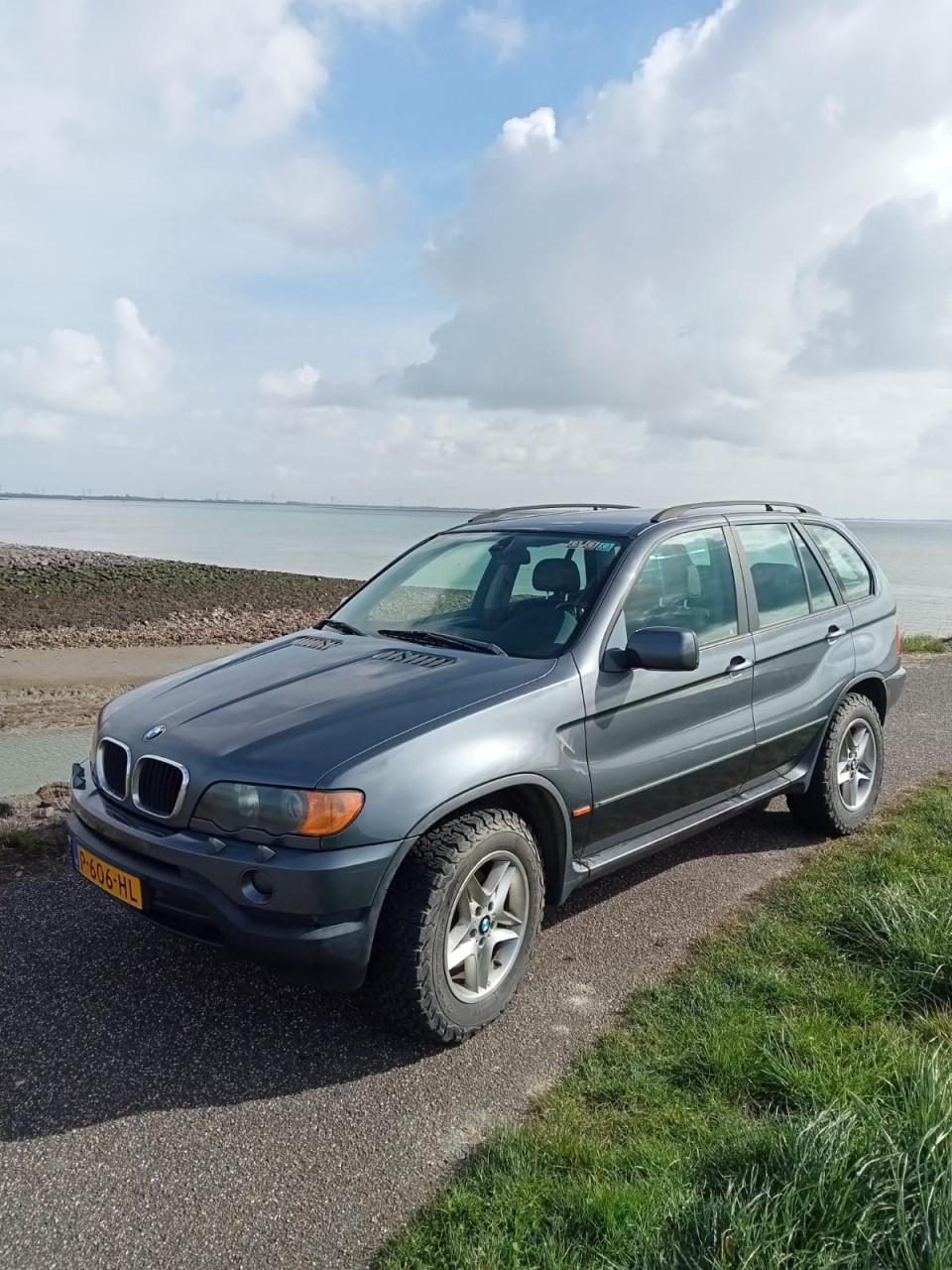 BMW X-5 3.0d handgeschakeld! Origineel NL auto. Met bijzonder historie