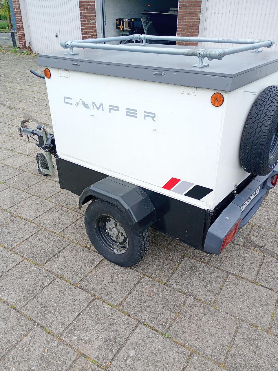 Aanhanger gesloten