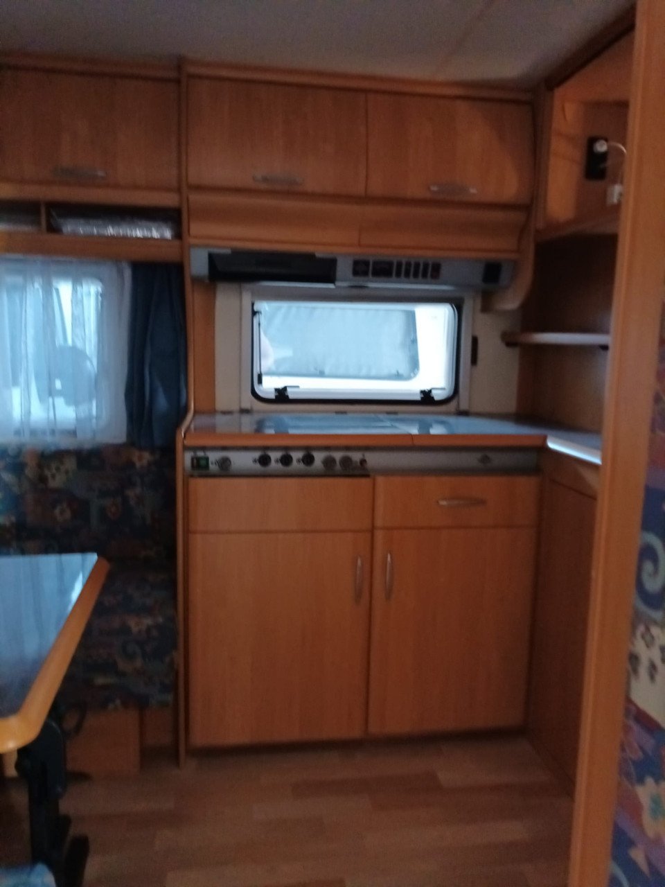 Caravan hobby 460
