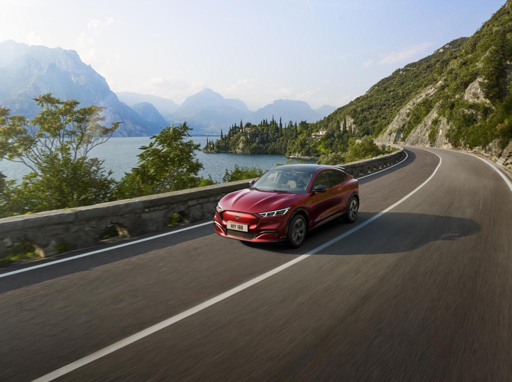 Ford Mustang Mach-e extended premium awd 98 kwh | €5000.- korting | nieuw t
