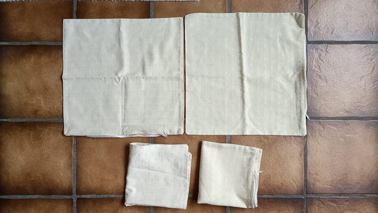 4 x Sier kussenhoezen, lichtgeel met een klein kriebeltje. 36x36 cm