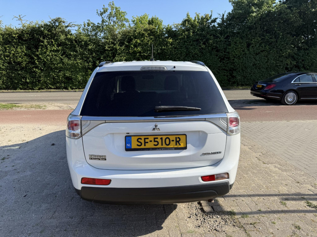 Mitsubishi Outlander 2.2 di-d intense leder camera stoelverwarming