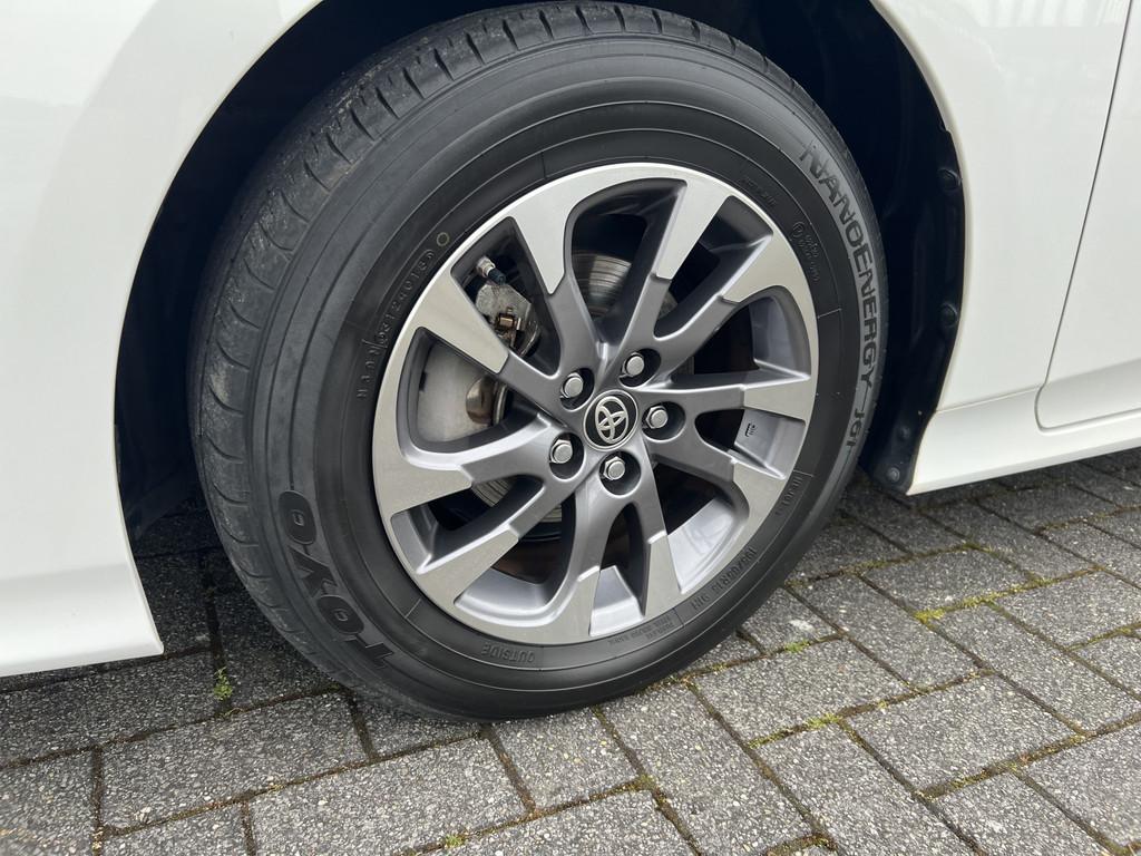 Toyota Prius 1.8 plug-in executive