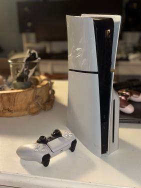 Playstation 5 (1TB) + beeldscherm + controller