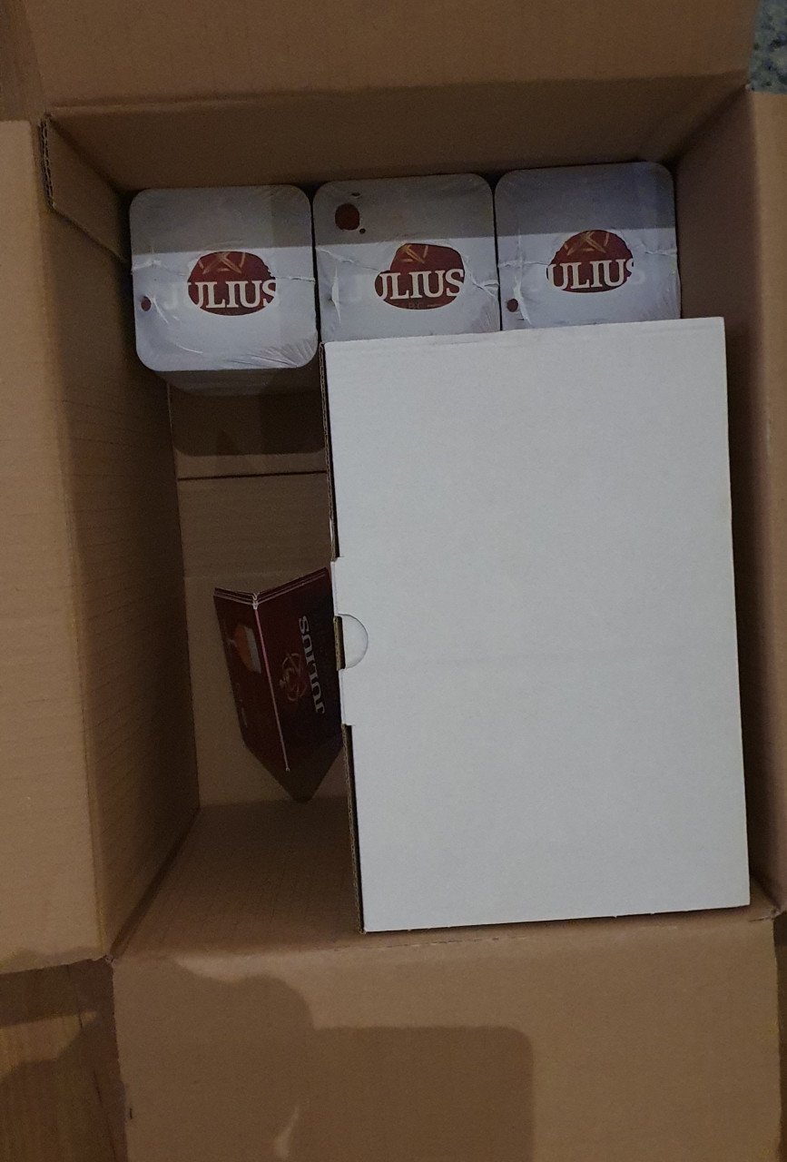 6 Julius bierglazen + 300 viltjes + 8 plastic tafelkaartjes Promo