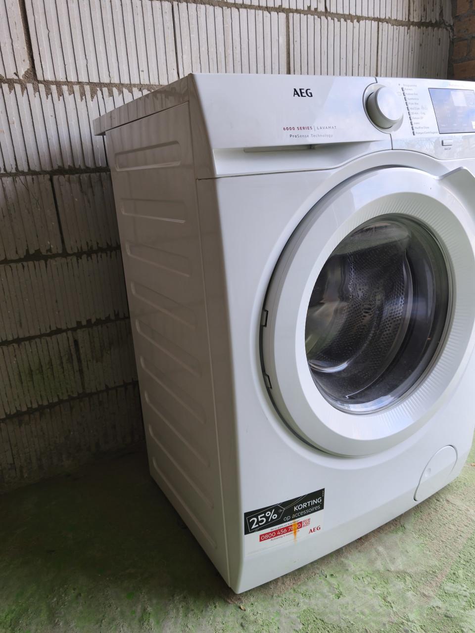 Te koop aangeboden AEG wasmachine.