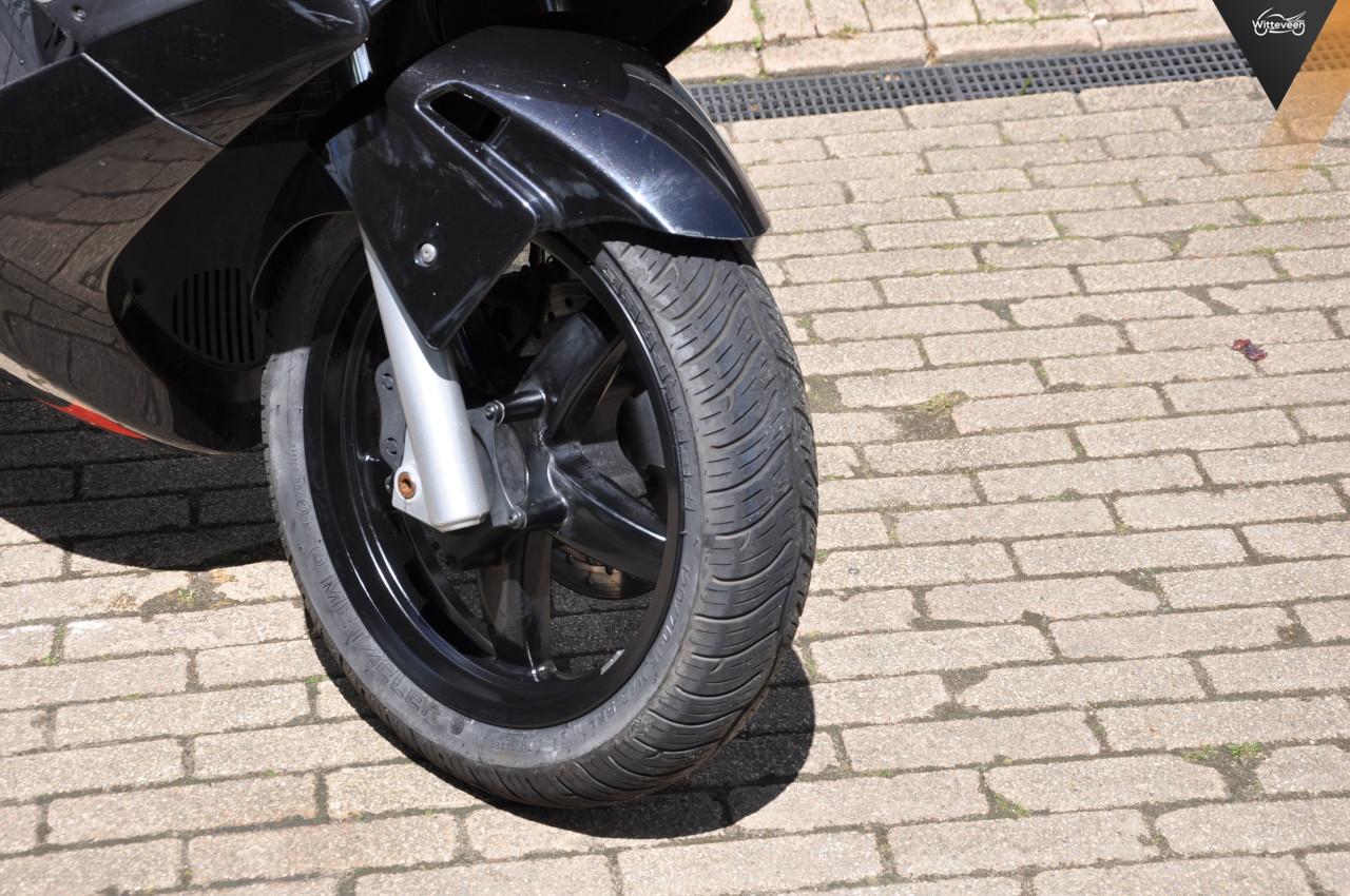 Aprilia SR Max 300 Rappe motorscooter!