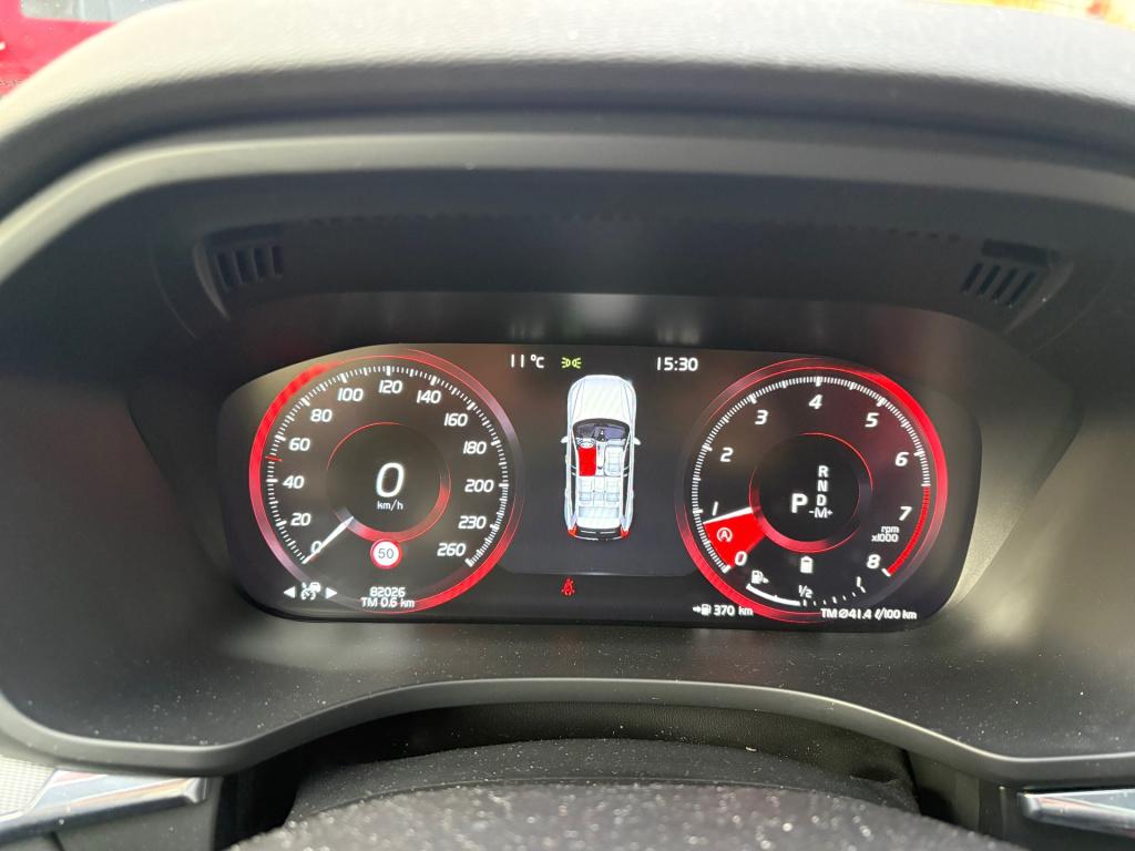 Volvo XC60 2.0 b4 r-design