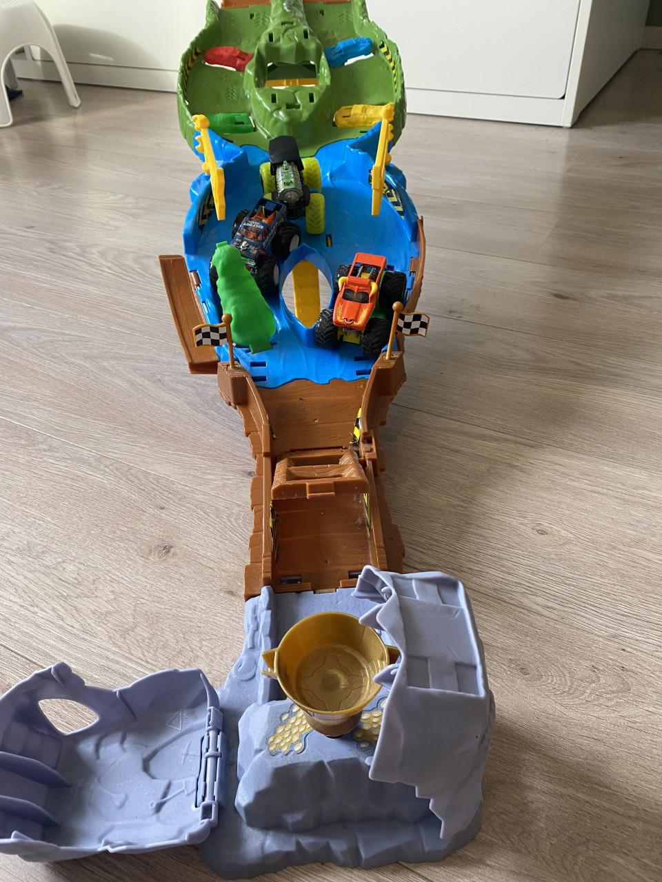 Hotwheel monstertruck baan