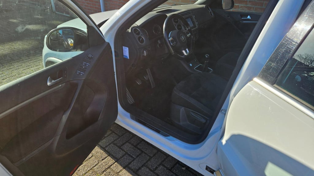 Volkswagen Tiguan 1.4 tsi r-line edition