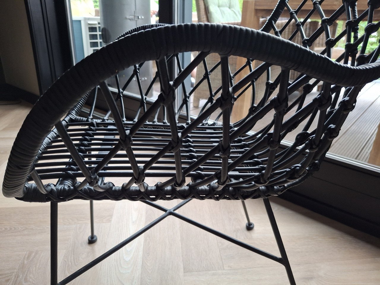 Zwarte rotan stoel
